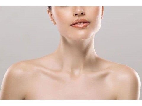 Cura collo e décolleté