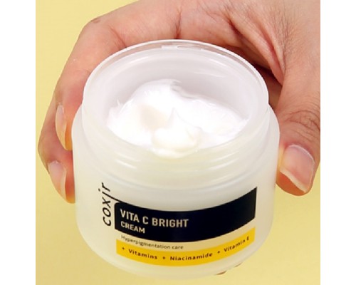 Crema viso illuminante alla vitamina C Coxir