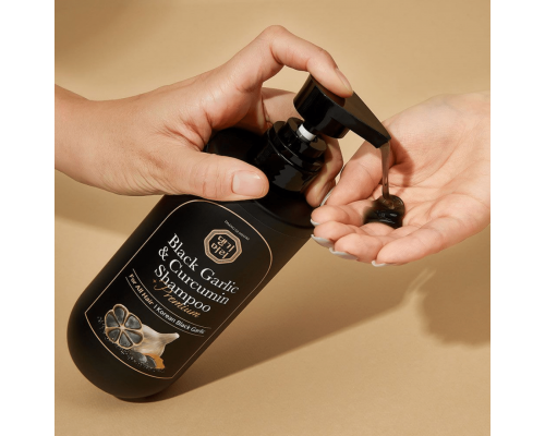 Shampoo alla curcumina e all'aglio nero 500 ml Daeng Gi Meo Ri
