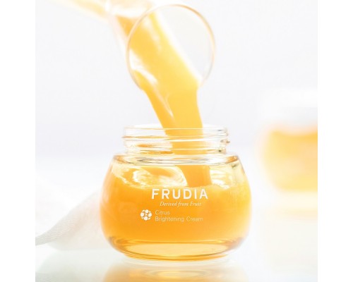 Crema illuminante agli agrumi Frudia