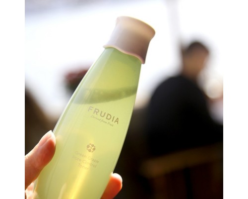 Toner viso sebo-regolatore all'uva bianca Frudia