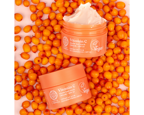 Crema viso illuminante alla vitamina C SPF20 Oblepikha C-Berrica